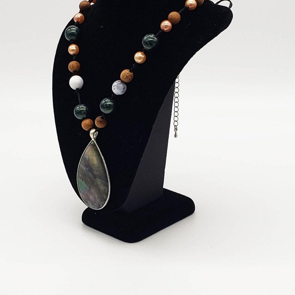 Seashell necklace - Picture 3 of 7